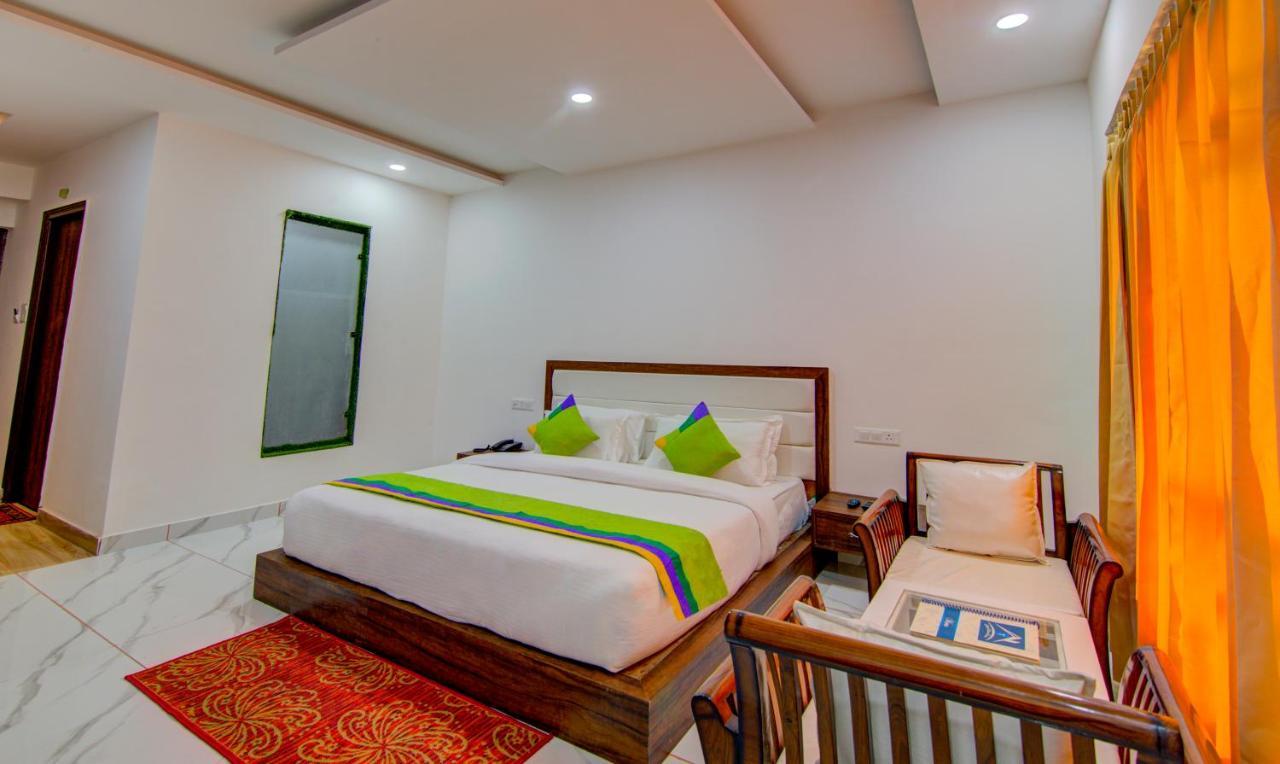 Treebo Down Town, Dalhousie Hotel Екстериор снимка