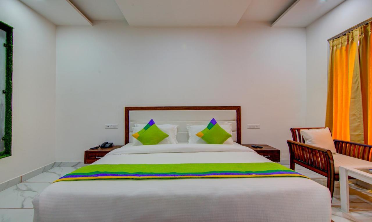 Treebo Down Town, Dalhousie Hotel Екстериор снимка