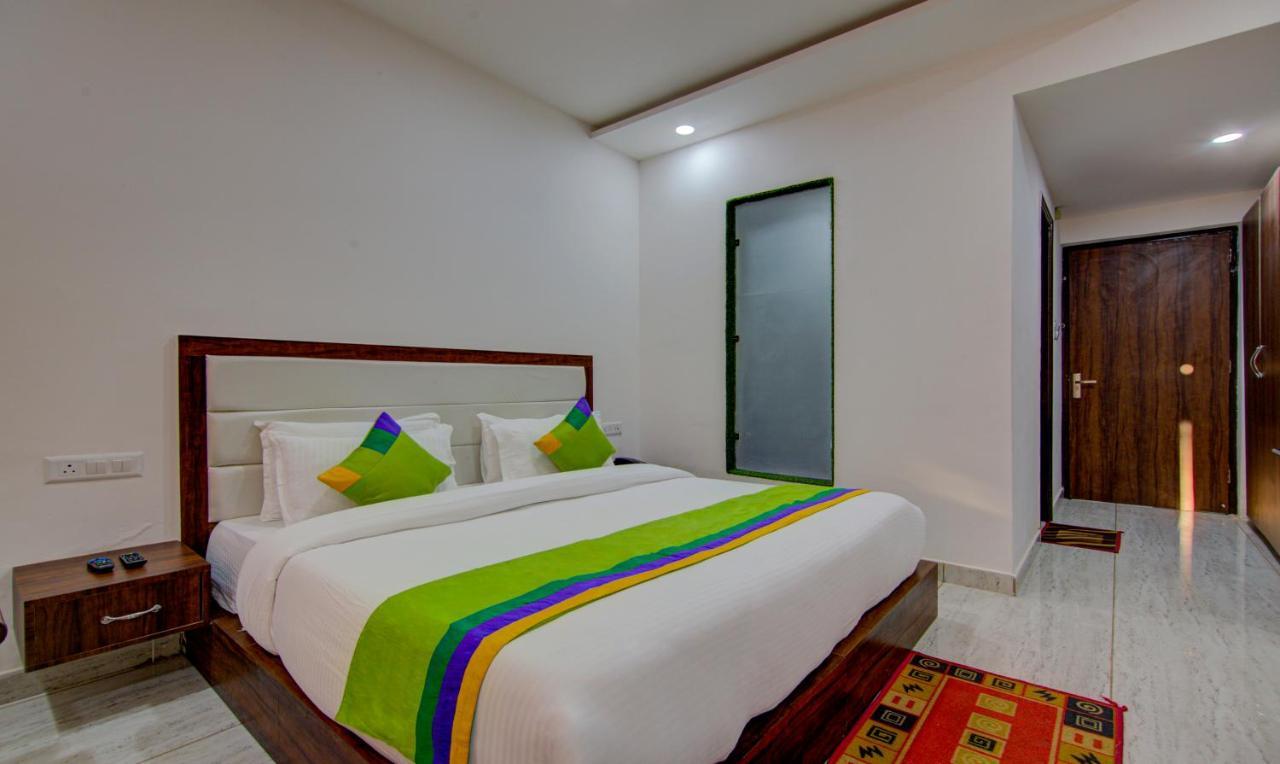 Treebo Down Town, Dalhousie Hotel Екстериор снимка